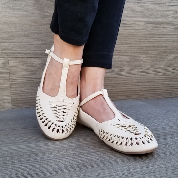 Nude Cut Out Ballerina Spring Flats - Picture 6 of 8